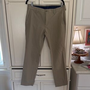 Vineyard Vines Men's Tan Chinos